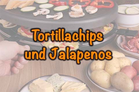 Raclette-Pfännchen mit Tortillachips und Jalapenos